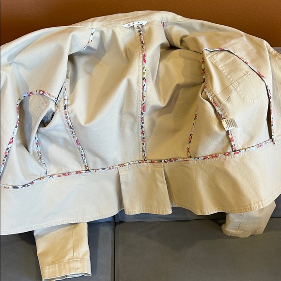 CAbi Women's Light Tan Jean Jacket / Size Medium - Picture 12 of 12
